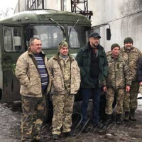Бійцям у зоні АТО передали Вифлеємський вогонь