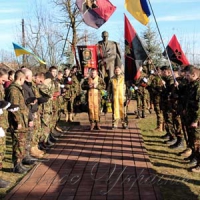 Як провідника ОУН славили...