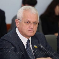 Про вузьких фахівців широкого профілю