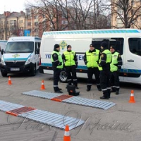 Мобільні лабораторії — проти «бомбардувальників» доріг