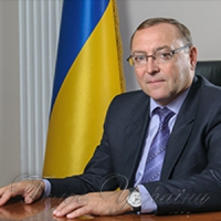 ...інвестор обіцяє тисячу євро зарплати