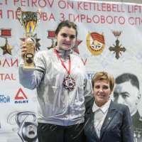 Курсантка із гирею встановила  рекорд