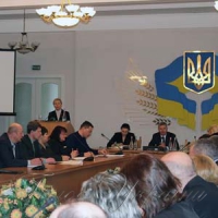 «Не називайте цинізм реформами», — наголошували учасники круглого столу в Чернігівській обласній раді щодо пілотного проекту «Укрпошти»