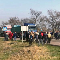 Терпець увірвався, коли у «швидкої»,  що везла породіллю, через ритвини відлетіло колесо