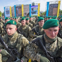 Гостинно зустрічати друзів і давати гідну відсіч ворогам