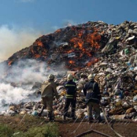 Вогонь охопив півтори тисячі квадратних метрів