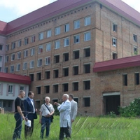 Узялися  завершити  довгобуд  онкодиспансеру