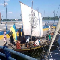 Історичний човен приплив з Литви