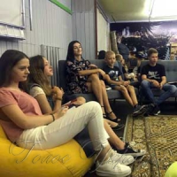 Зібрало разом бажання знати мову Шекспіра