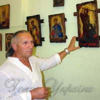 Князь Володимир у вишиванці і з тризубом, ангели серед соняхів і мальв