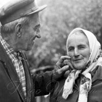 Живе у спогадах подружжя гончарів