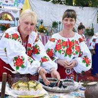 Учасників фестивалю частували борщем