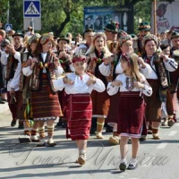 Тонни бриндзі, неперевершені музики і тисячі туристів
