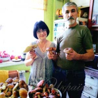 У посилках для воїнів —  домашні грибочки