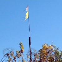Наш прапор —  по той бік лінії розмежування