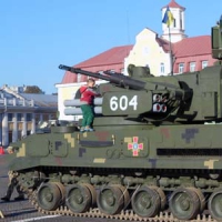 Марш на трофейному танку