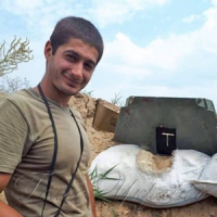 У його бліндажі навіть пташки гніздо звили...