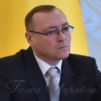 Середня зарплата в еквіваленті 500 доларів...