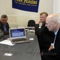 Як розповідати про... війну?