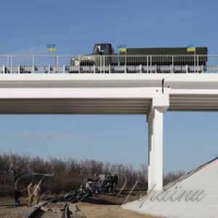 Окопи роз’єднують, а мости з’єднують