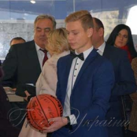 Доброчинний аукціон  на підтримку молодіжних ініціатив