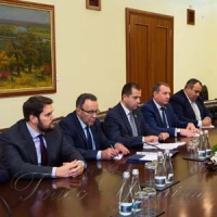 Елементи російської гібридної війни відчувають усі країни-сусіди