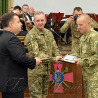 Мужні люди, які щодня виконують важливі завдання для захисту країни