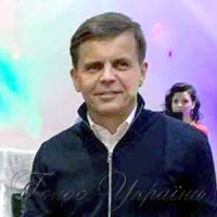 Він не шкодує коштів на школи, лікарні, а ще на... фонтан