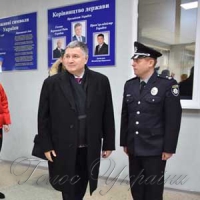 ...правоохоронці справили новосілля, рятувальники отримали спецавто