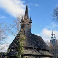 Відновлюють унікальні дерев’яні храми