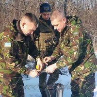 І бліндаж обігріли, і борщу наварили