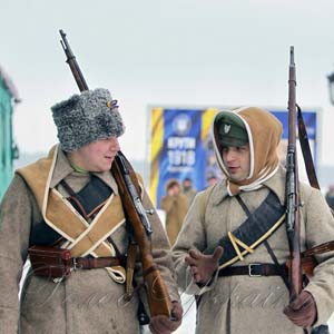 Герої Крут і досі на війні