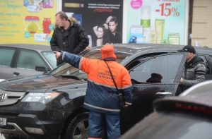 На вулицях Києва з’явилися інспектори з паркування