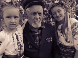 Уже й правнучки підросли