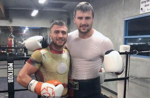 Гвоздик і Ломаченко готуються до титульних боїв