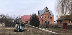 Повалив електроопори і залишився живим