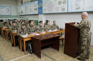 Здобувають офіцерські звання
