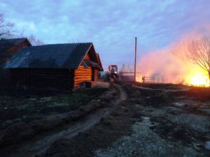 На Житомирщині палала трава. А з нею — хати