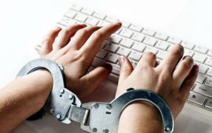Мільйонні штрафи і кримінальна відповідальність за поширення інформації можуть стати реальністю