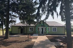 Є амбулаторія, приїхав і лікар