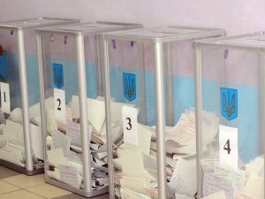 Дискусія «по суті» можлива лише на дебатах