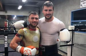 Суперник Ломаченка — вже на місці зустрічі