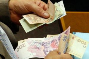 Обіцяють «13-ту пенсію» і незначне подорожчання до свят