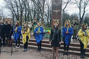 Журавлі символізують  душі загиблих
