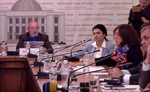 Якщо немає конкуренції на ринку енергетичних послуг, монополіст встановлює надвисокі тарифи