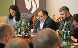 Кожна нація та кожен народ мають право на розвиток своєї мови, яка є цивілізаційною цінністю