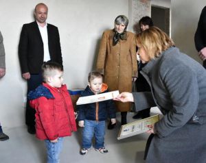 Маленькі сироти отримали житло