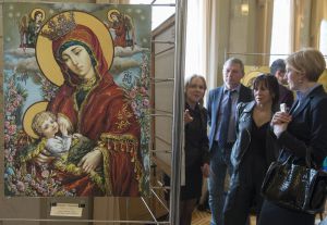 Релігійна поезія у фарбах