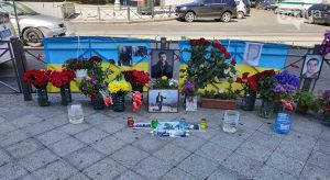 Сльози, свічки, квіти...