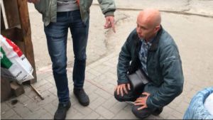 Водій, який відмовив ветерану АТО, вибачався на колінах